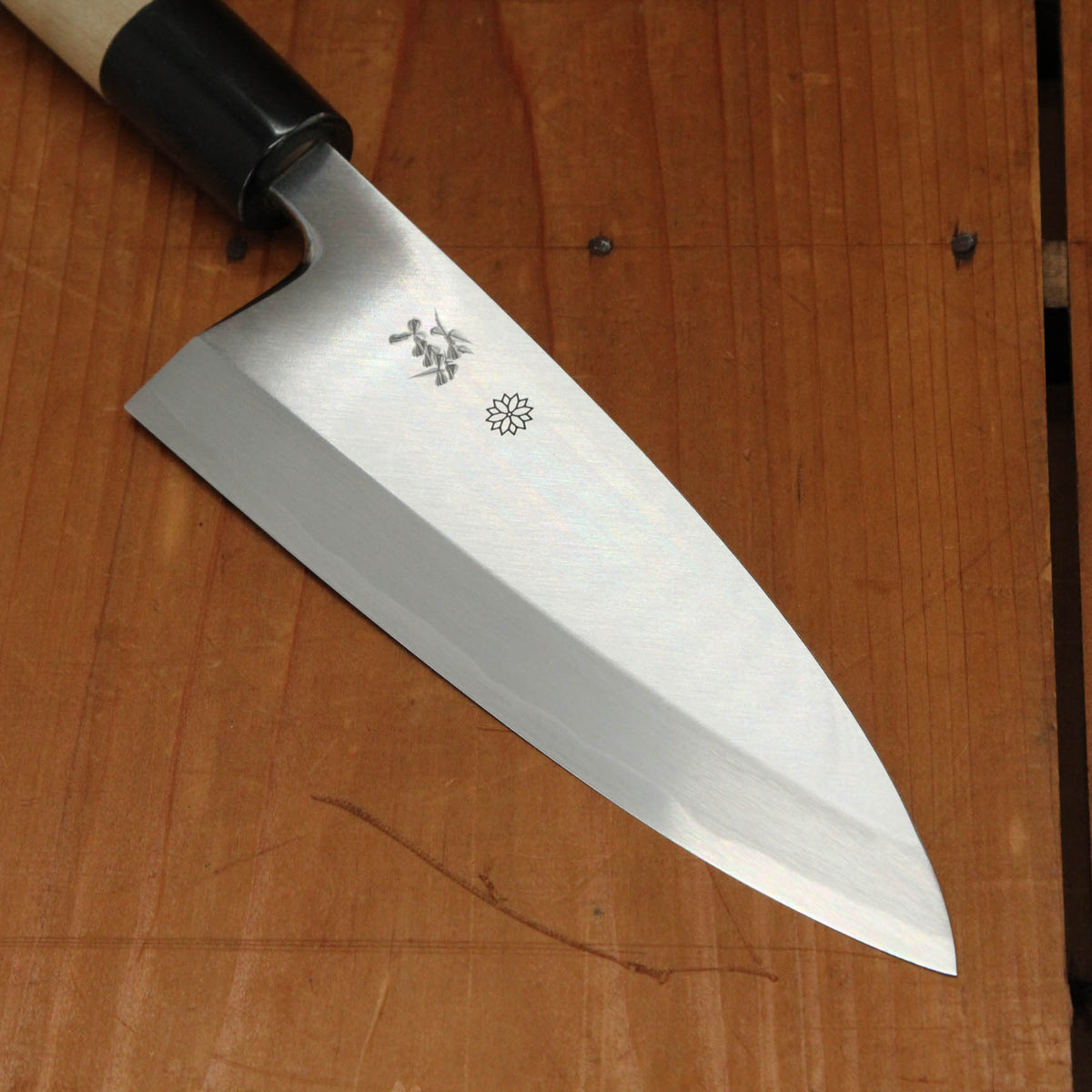 Sakai Kikumori Tomoshibi 150mm Deba Shirogami 2