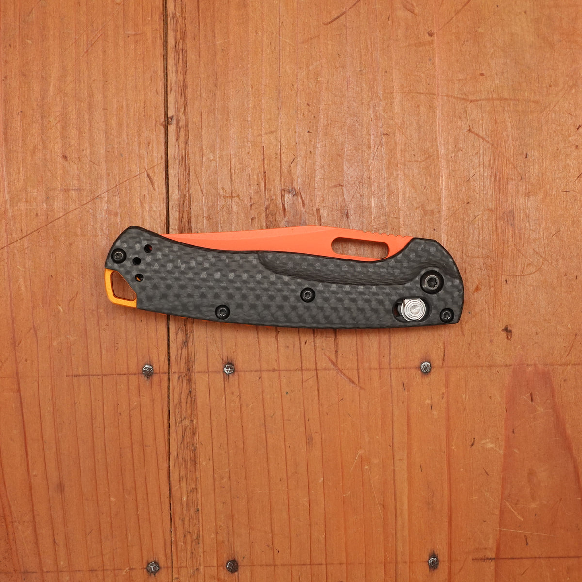 Benchmade 15533OR-01 Mini Taggedout Clip Point MagnaCut AXIS Lock Carbon Fiber Handle