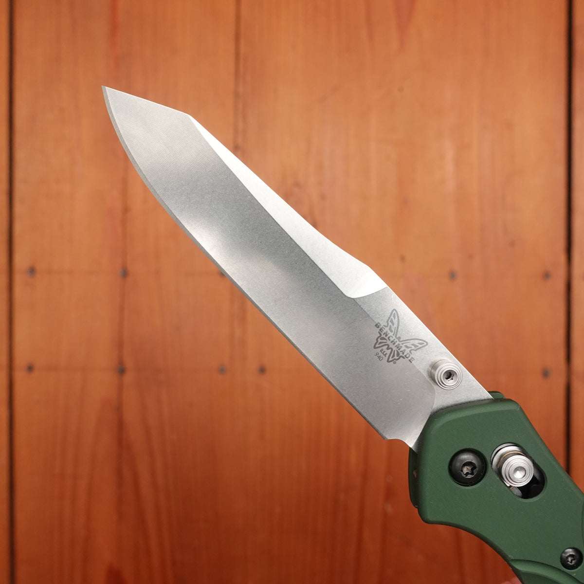 Benchmade 940 Osborne Reverse Tanto CPM-S30V AXIS Lock Green Aluminum Handle