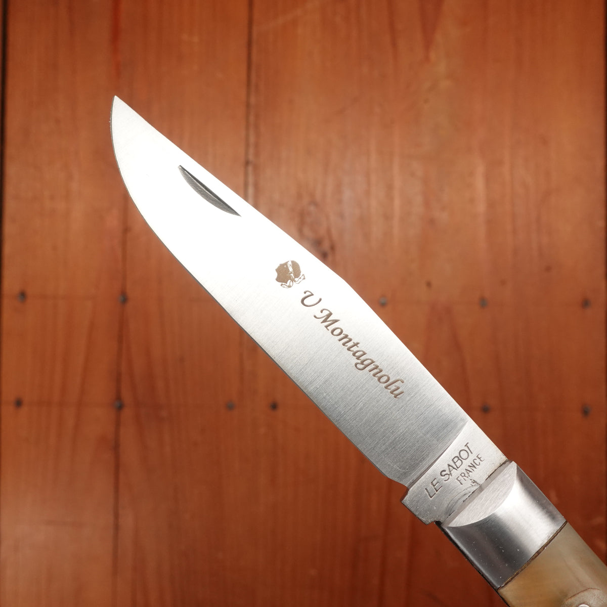 Au Sabot U Montagnolu 11.5cm Pocket Knife Clip Point Stainless Ram Horn Handle