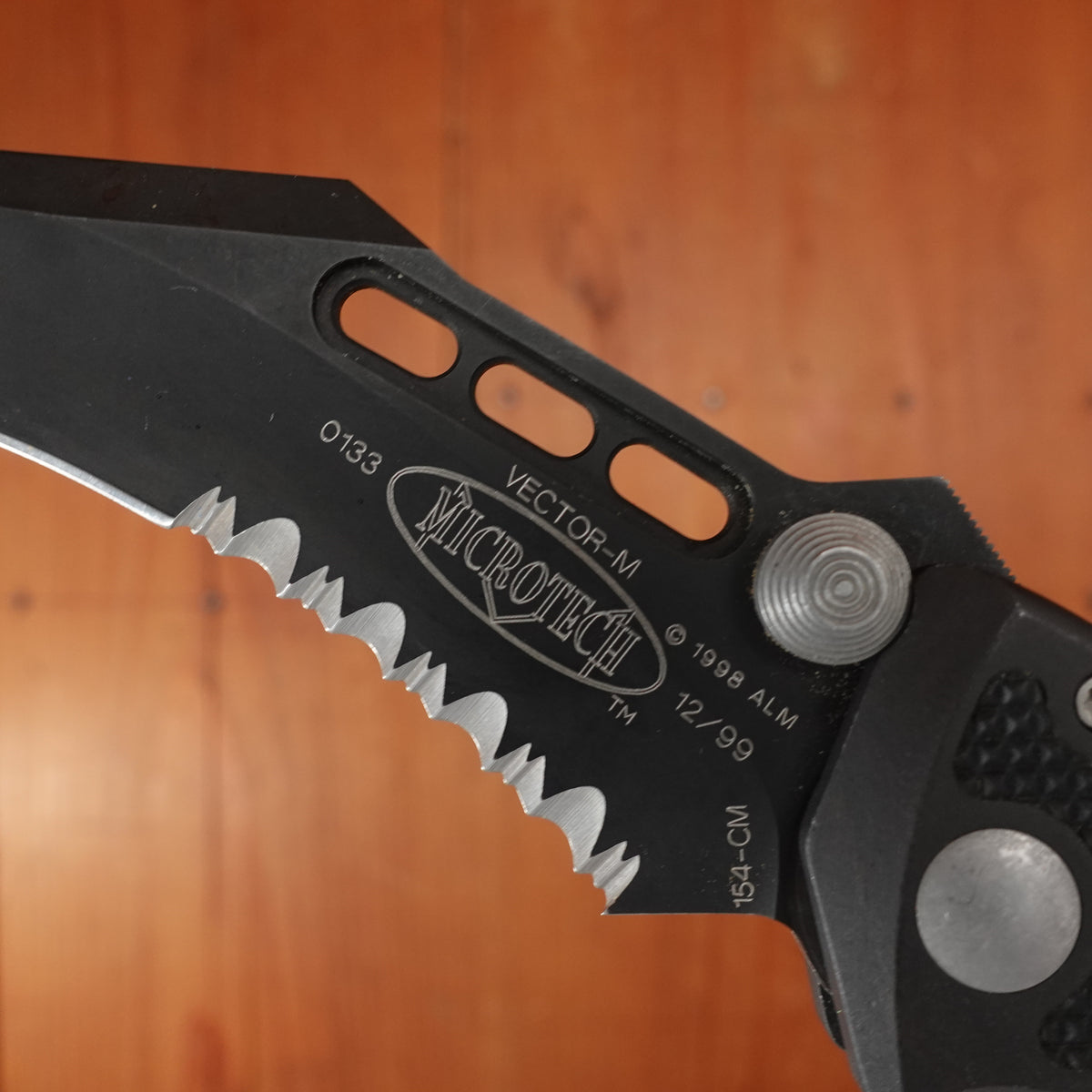 Microtech Vector-M