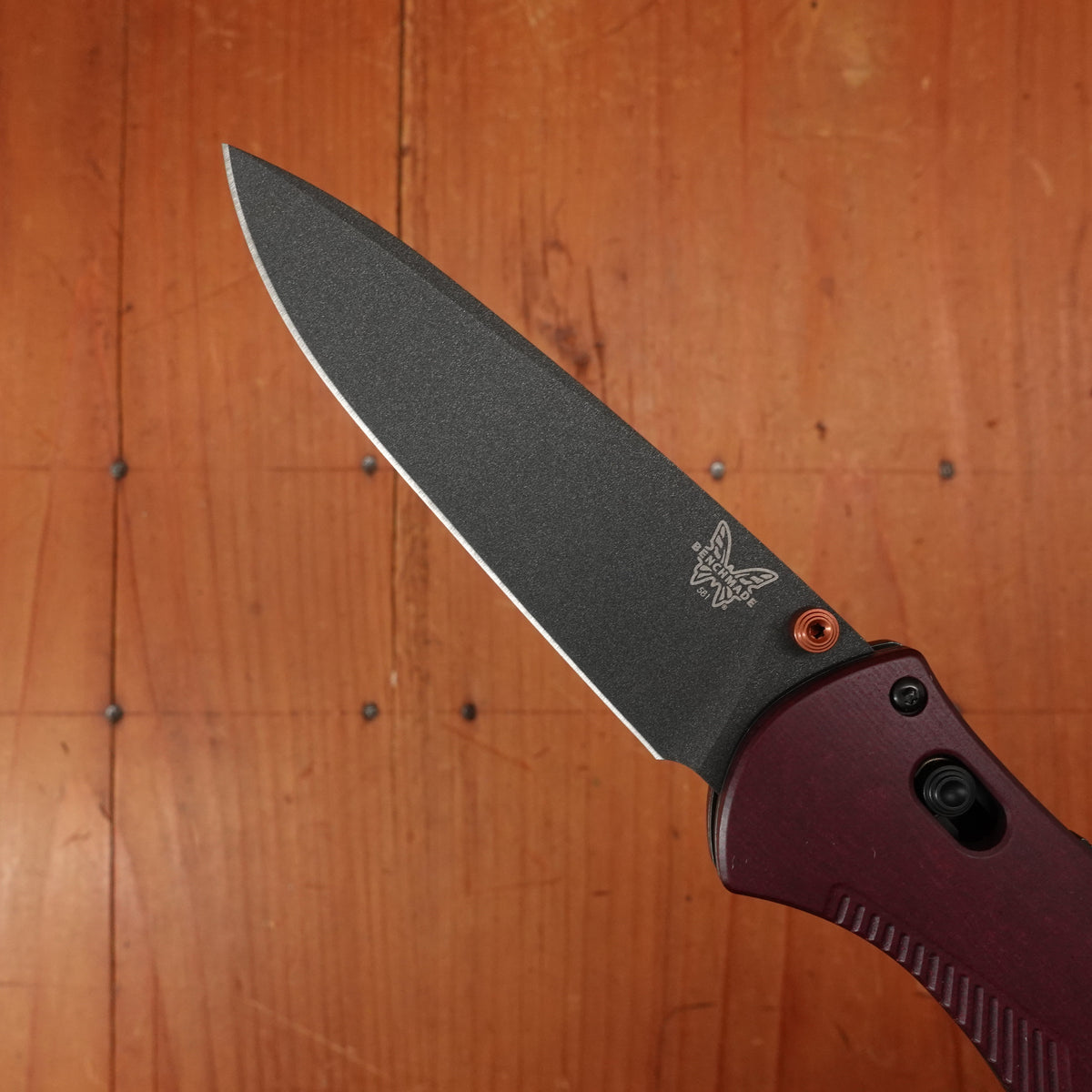 Benchmade 581BK-04 Osborne Barrage Drop Point CPM-S30V AXIS Lock Redstone Richlite Handle