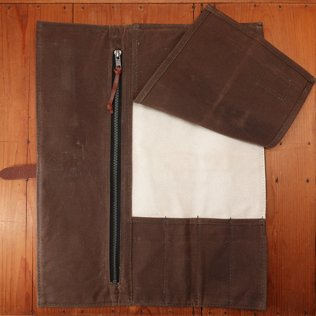 Hardmill Waxed Canvas Compact Knife Roll