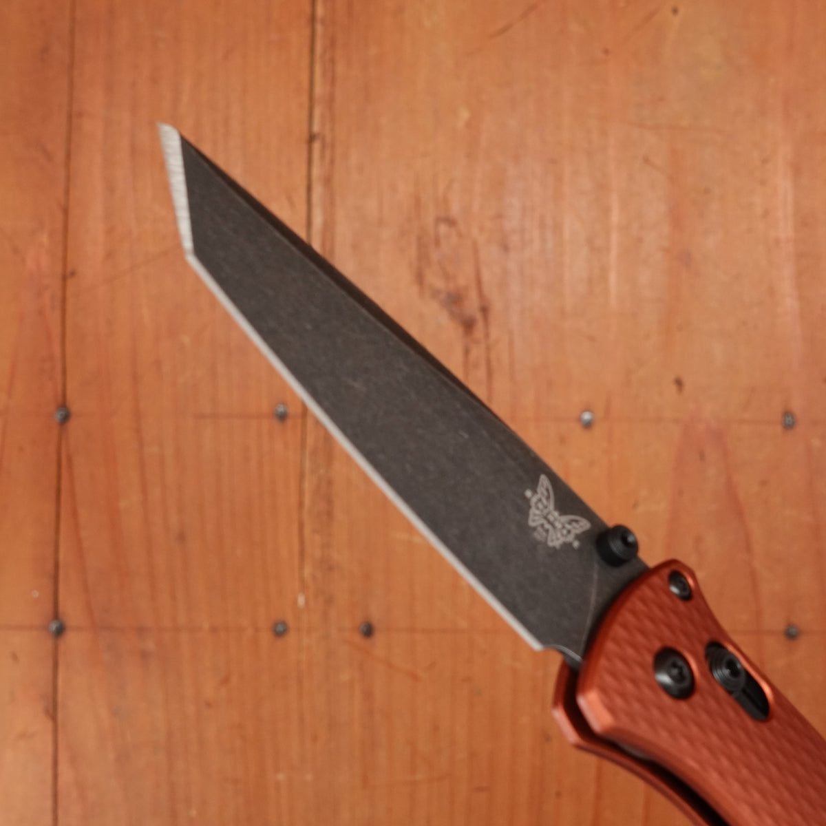 Benchmade 537BK-07 Bailout Reverse Tanto CPM-Magnacut AXIS Lock Burnt Copper Aluminum Handle