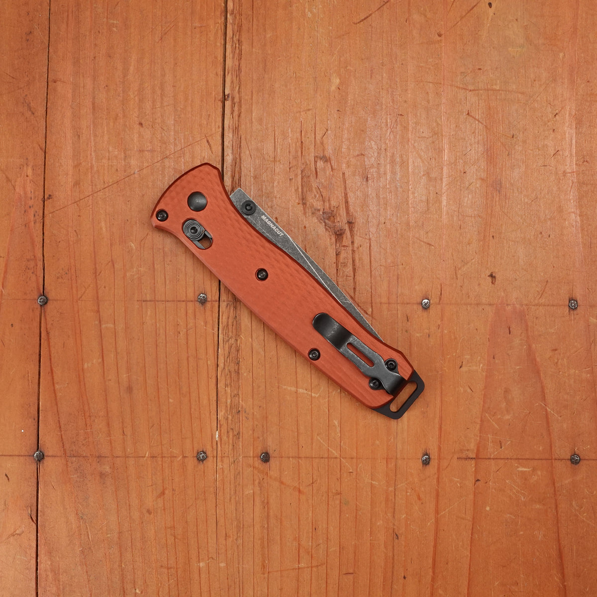 Benchmade 537BK-07 Bailout Reverse Tanto CPM-Magnacut AXIS Lock Burnt Copper Aluminum Handle