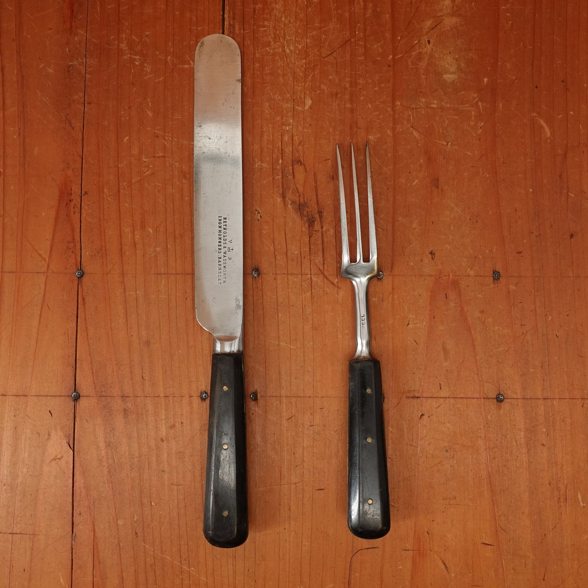 Table Knife Set (1 pair) Reynolds & Wadsworth Ironmongers Shear Steel Horn England 1871-1892