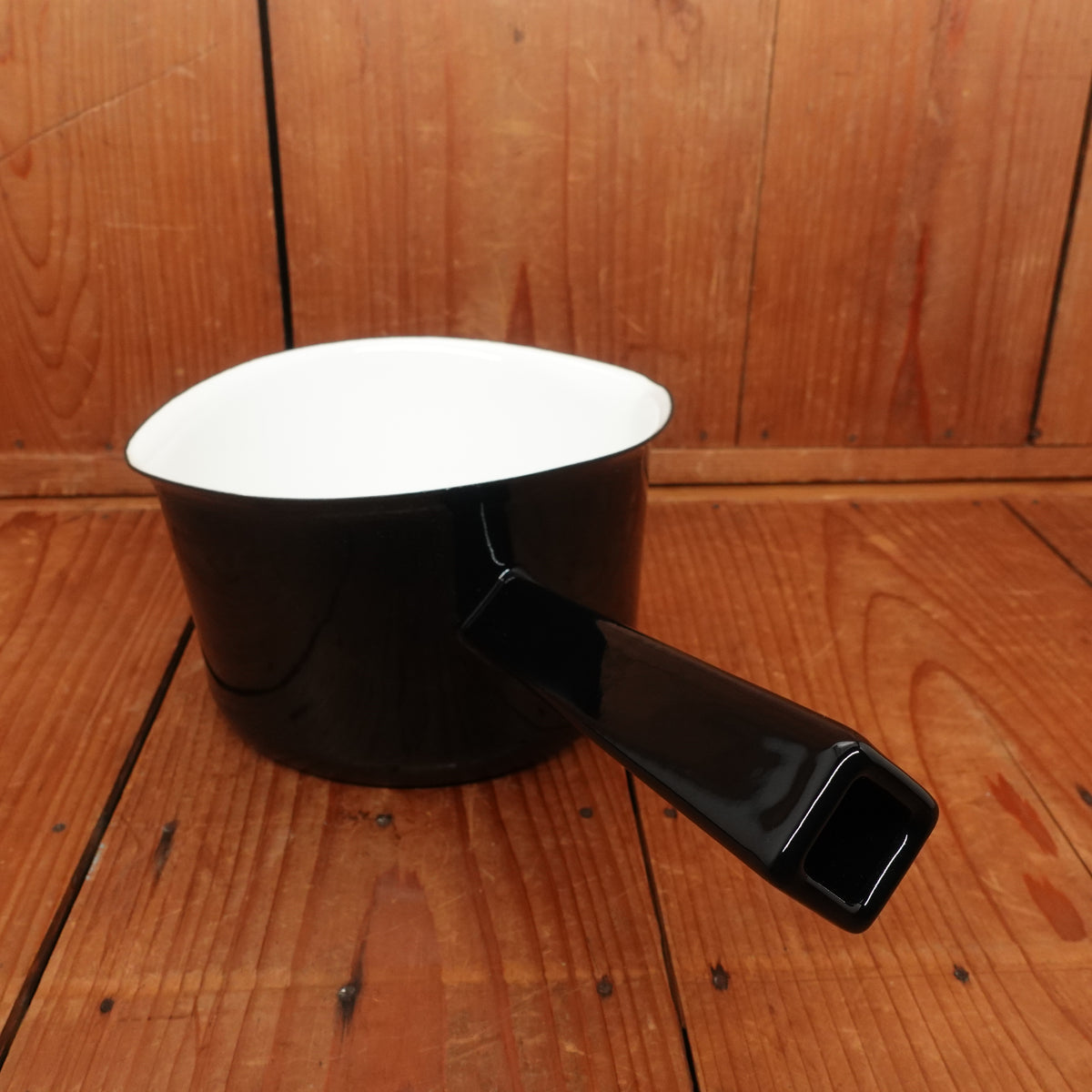 Noda Horo Sauce Enamel Pot 14cm