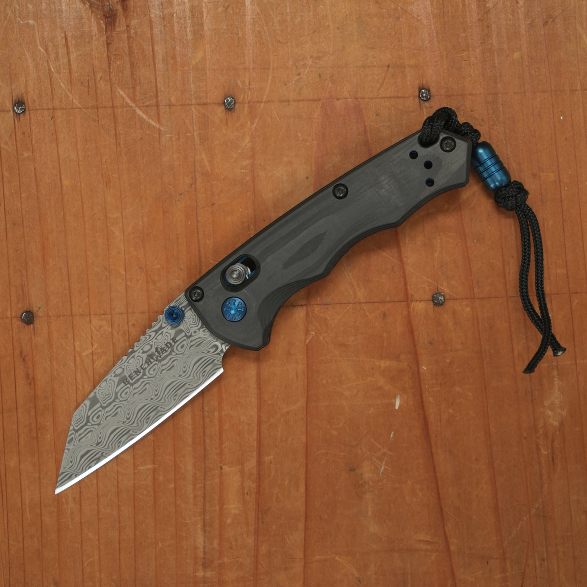 Benchmade Gold Class 290-241 Full Immunity Damasteel Wharncliffe AXIS Lock Unidirectional Carbon Fiber Handle