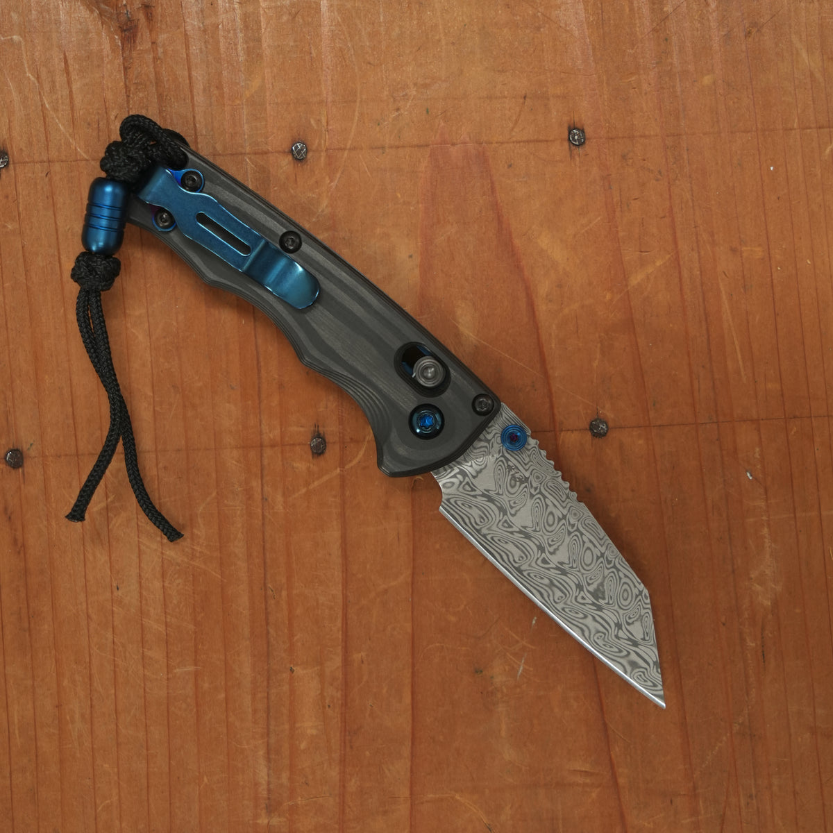 Benchmade Gold Class 290-241 Full Immunity Damasteel Wharncliffe AXIS Lock Unidirectional Carbon Fiber Handle