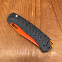 Benchmade 15535OR-01 Taggedout Clip Point CPM-154 AXIS Lock Carbon Fiber Handle