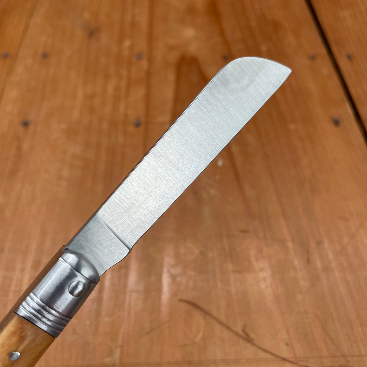André Verdier Tiré-Droit 9cm Sheepsfoot Stainless Lockback Olive Handle