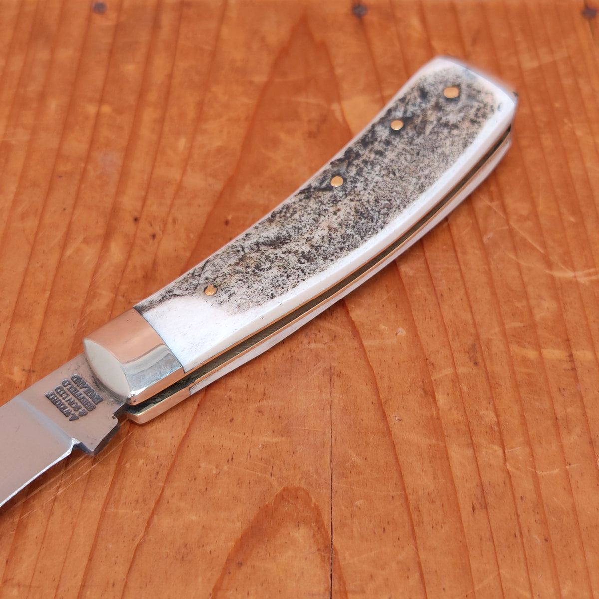 A Wright & Son Pruner 3 1/2" End Cap Pocket Knife Carbon Steel Stag Traditional Work Filed Spring