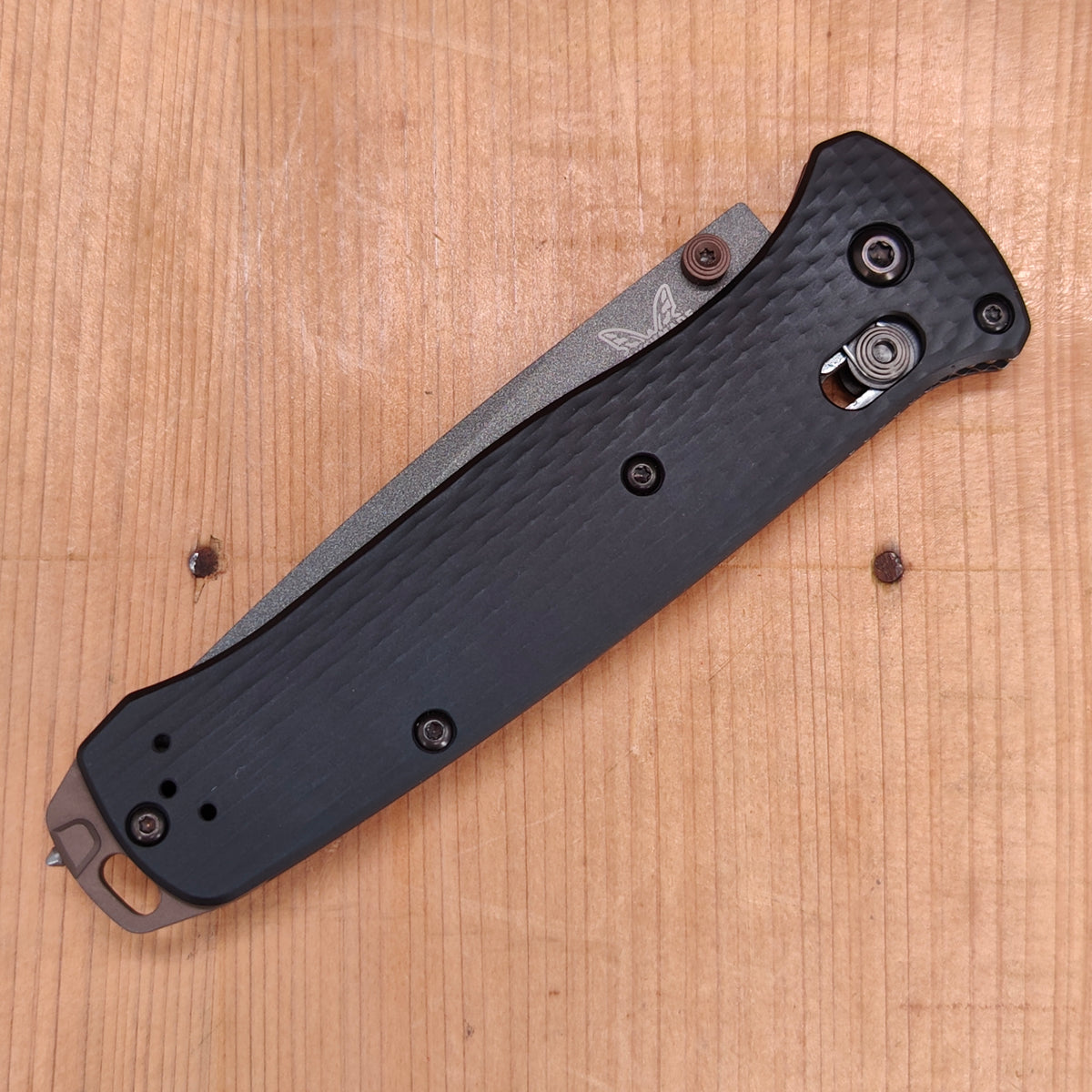Benchmade 537SGY-03 Bailout Serrated Tanto CPM-M4 AXIS Lock Crater Black Aluminum Handle