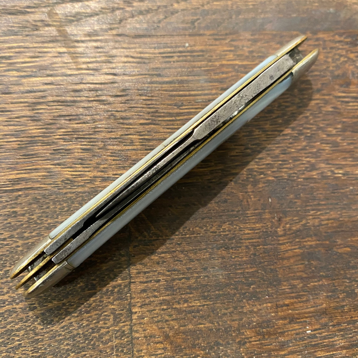 Empire Winsted 3 1/2" Whittler Carbon Steel Blades, Mother of Pearl 1856-1930