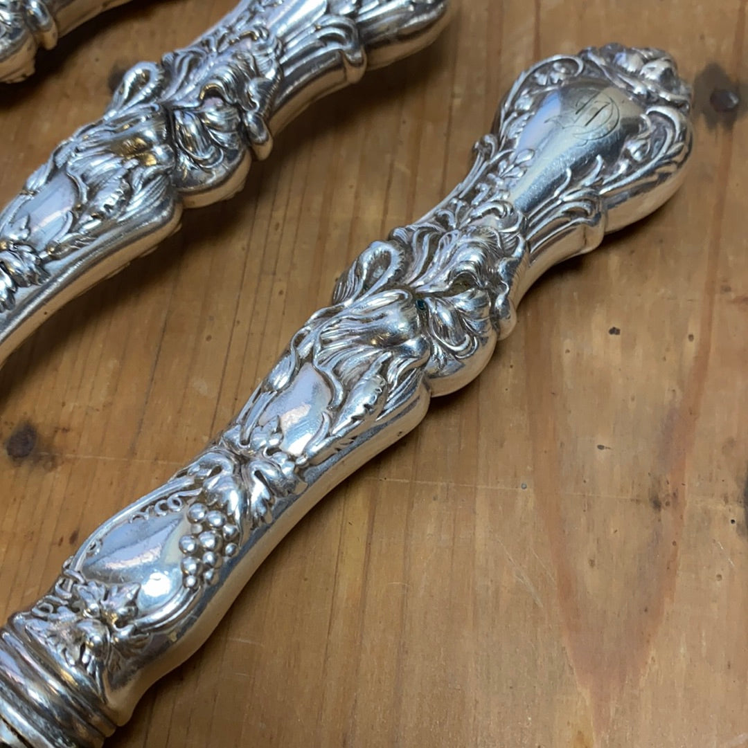 R Wallace & Sons 3 Pc Carving Set Silverplate Grapes & Floral Design 1871-1955