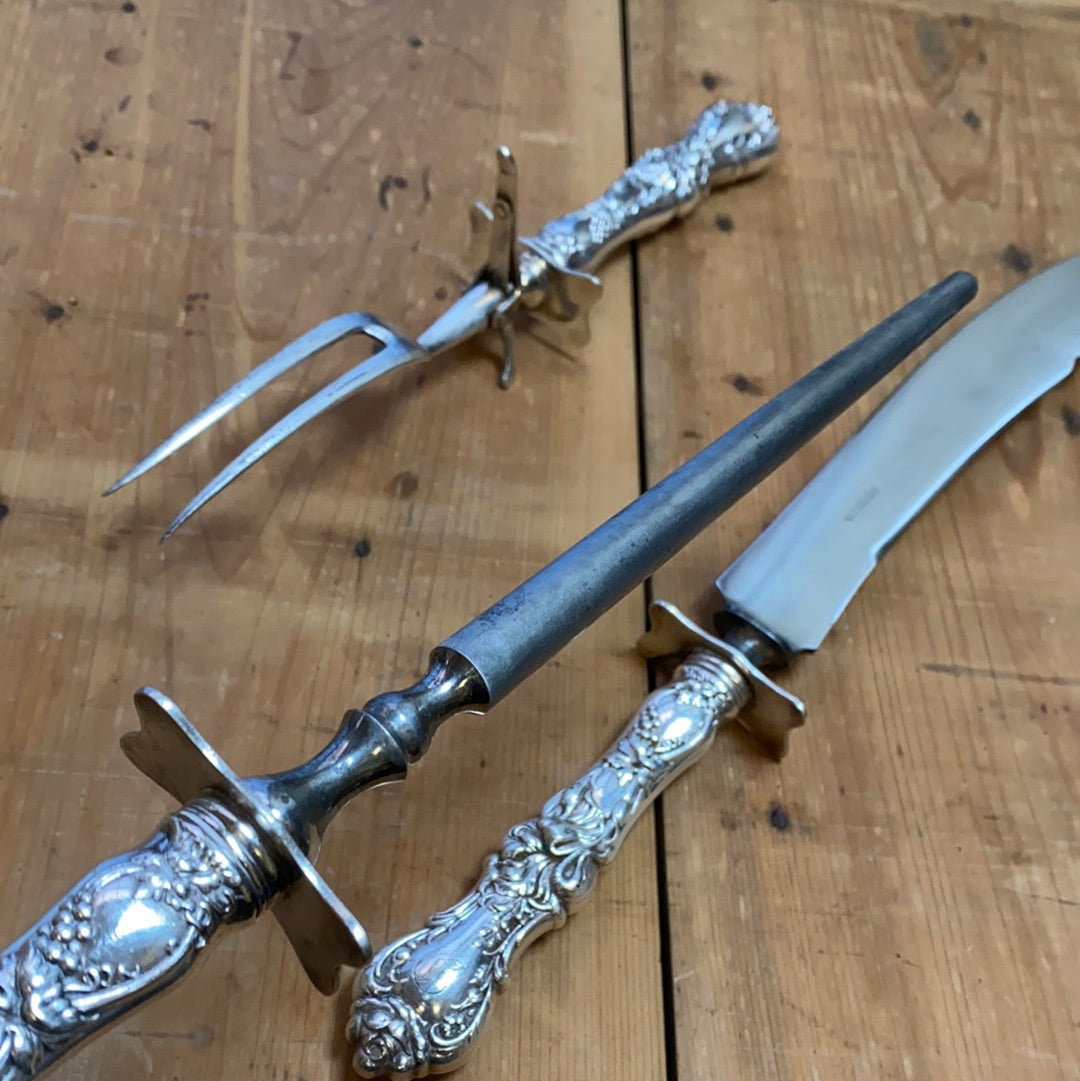 R Wallace & Sons 3 Pc Carving Set Silverplate Grapes & Floral Design 1871-1955