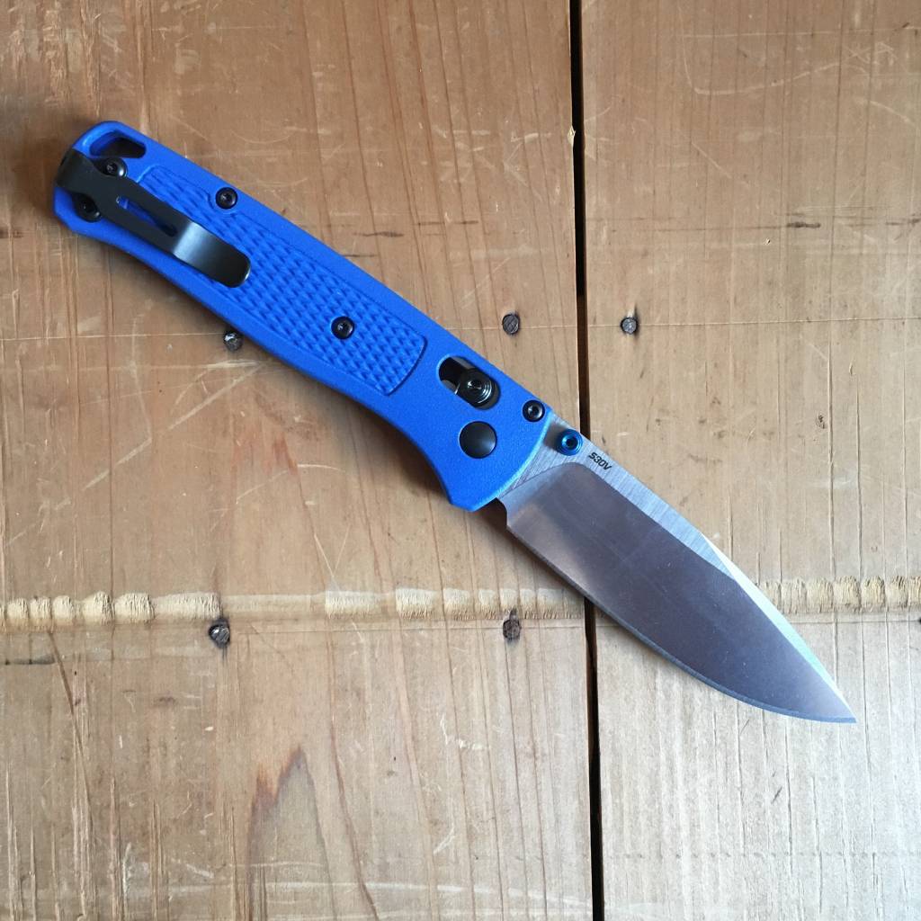 Benchmade 535 Bugout CPM-S30V Drop Point AXIS Lock Blue Grivory Handle