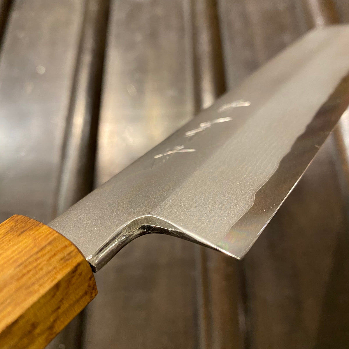Kikumori 180mm Usuba Rain Drop Suminagashi Octagonal Oak