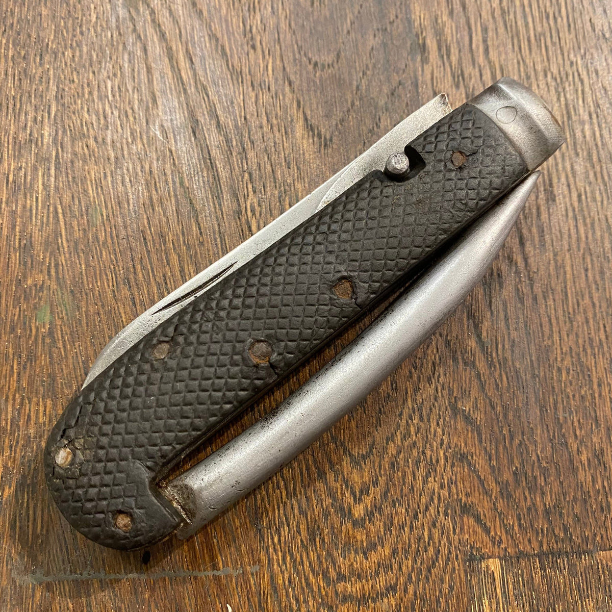 Walker & Hall 4 7/8” WW1 Type Navy Knife Carbon Blades Black Comp Scales 1845-1953