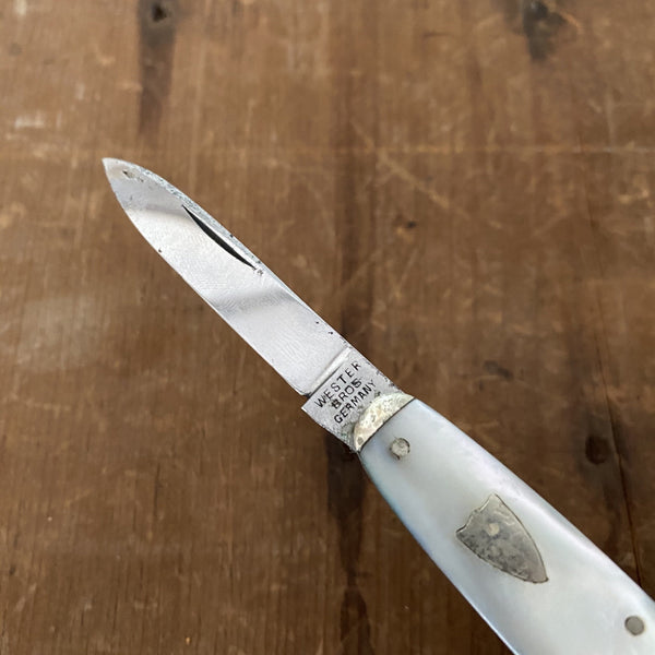 Wester Bros 2 7/8" Whittler Mother Of Pearl Crocus Polish 1904-67