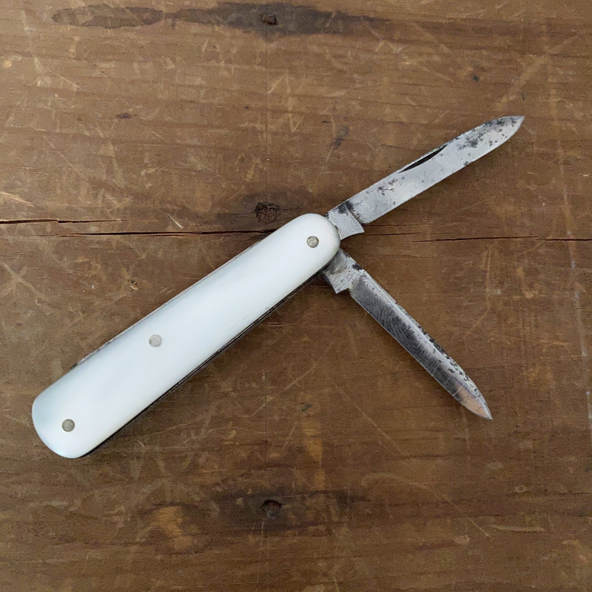 Hammer Brand New York Knife Co. Walden 2 1/4" Lobster Pen Knife Pearl 1878-1931