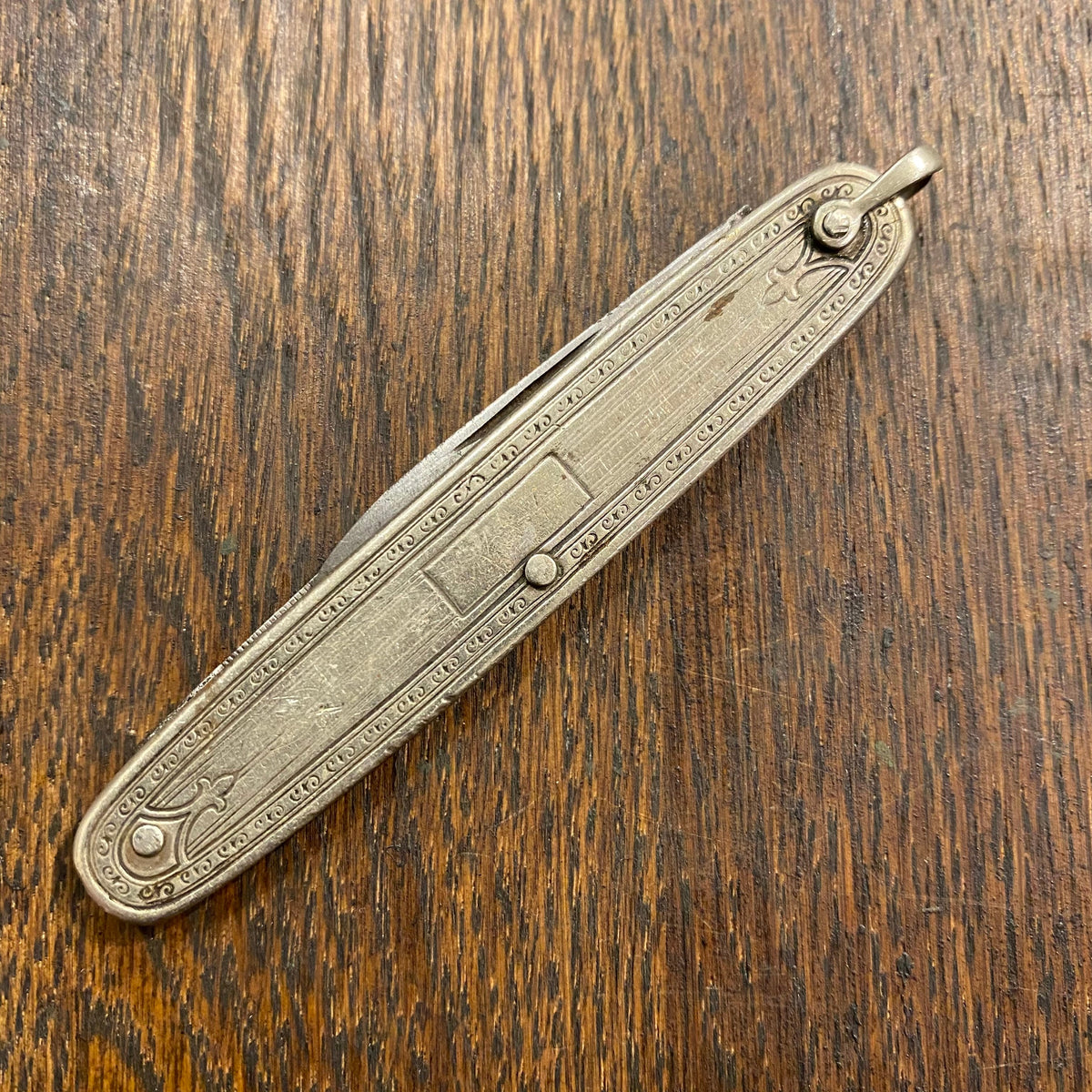 Landers Frary & Clark 3” Pen Carbon Blade Silverplate Scales 1912-1950