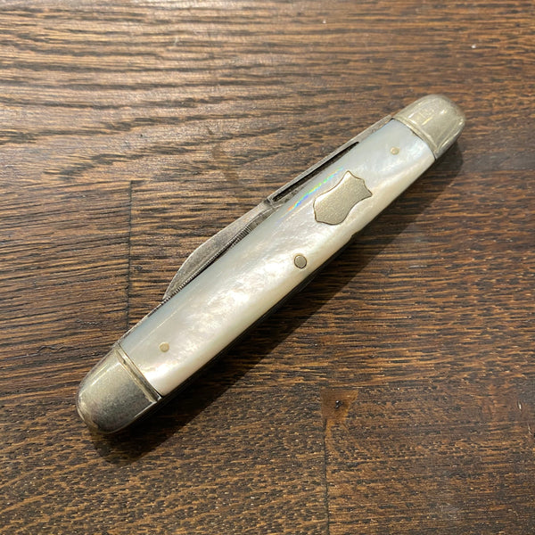 Empire Winsted 3 1/2" Whittler Carbon Steel Blades, Mother of Pearl 1856-1930