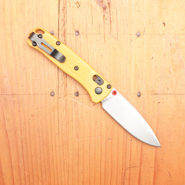 Benchmade 533-08 Mini Bugout Drop Point CPM-S30V AXIS Lock Daybreak Yellow Grivory Handle