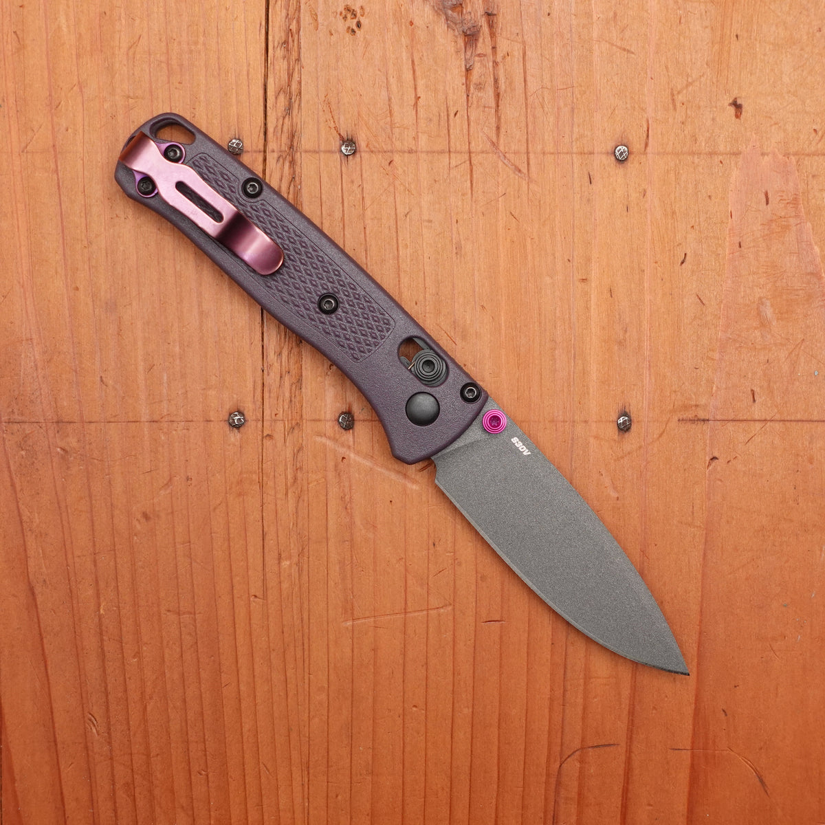 Benchmade 533GY-09 Mini Bugout Drop Point CPM-S30V AXIS Lock Dark Purple Grivory Handle