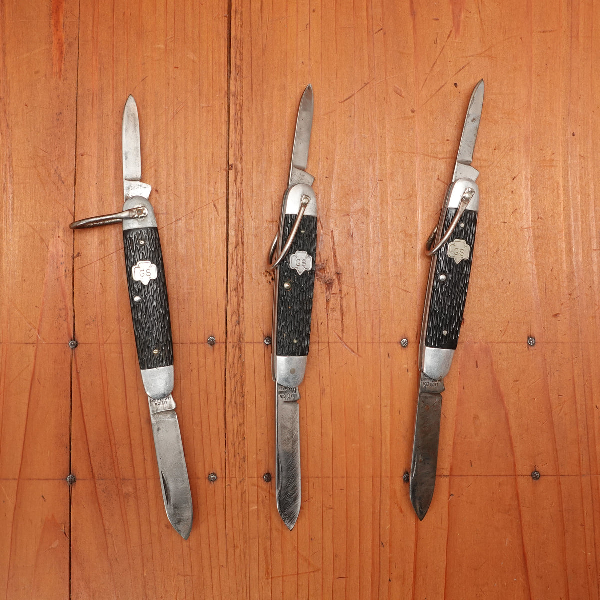 Assorted Utica Featherweight 3 3/8" Jigged Black Comp 2 Blade Girl Scouts Knife 1956-71