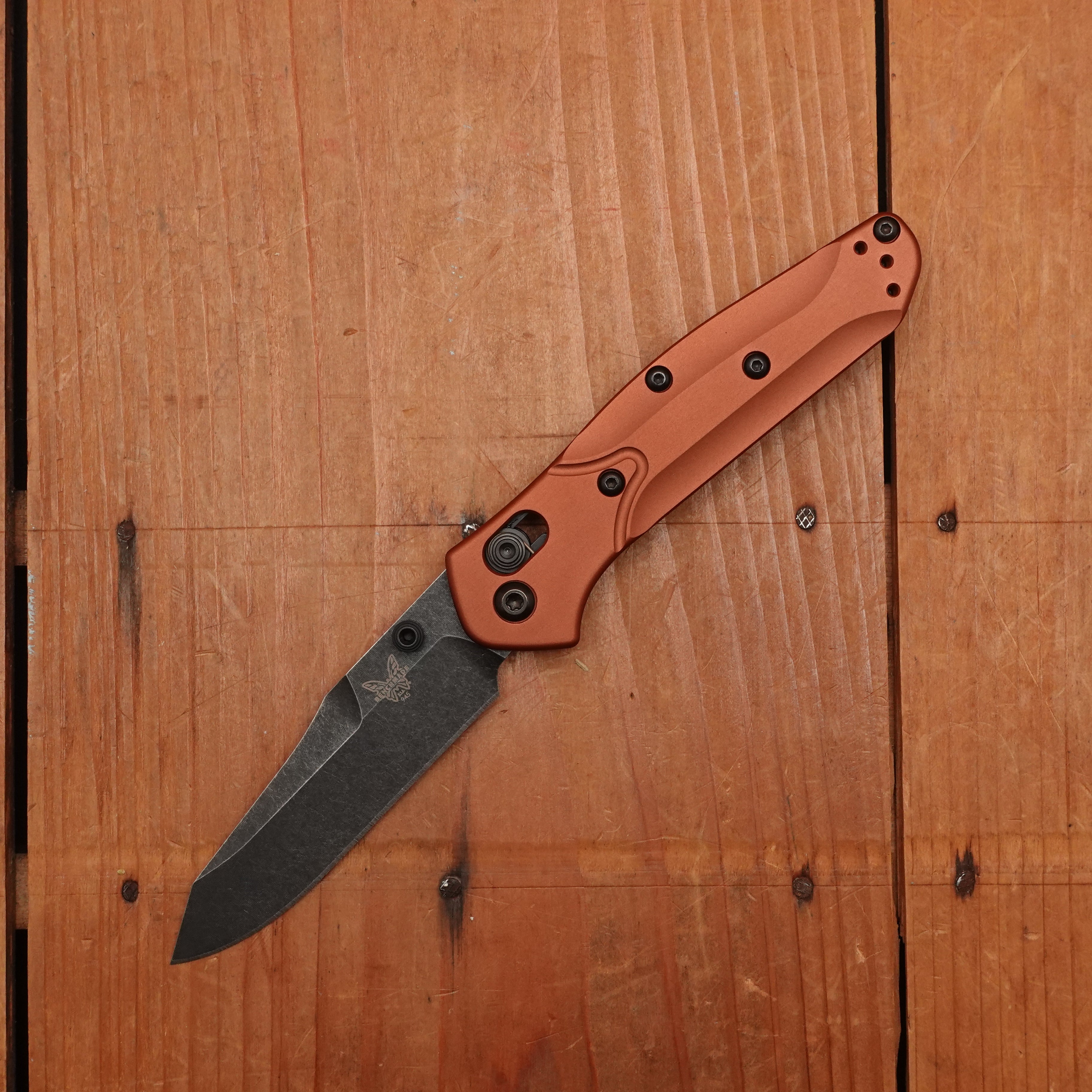 Benchmade 945BK-03 Mini Osborne Reverse Tanto CPM-S30V AXIS Lock Burnt –  Bernal Cutlery