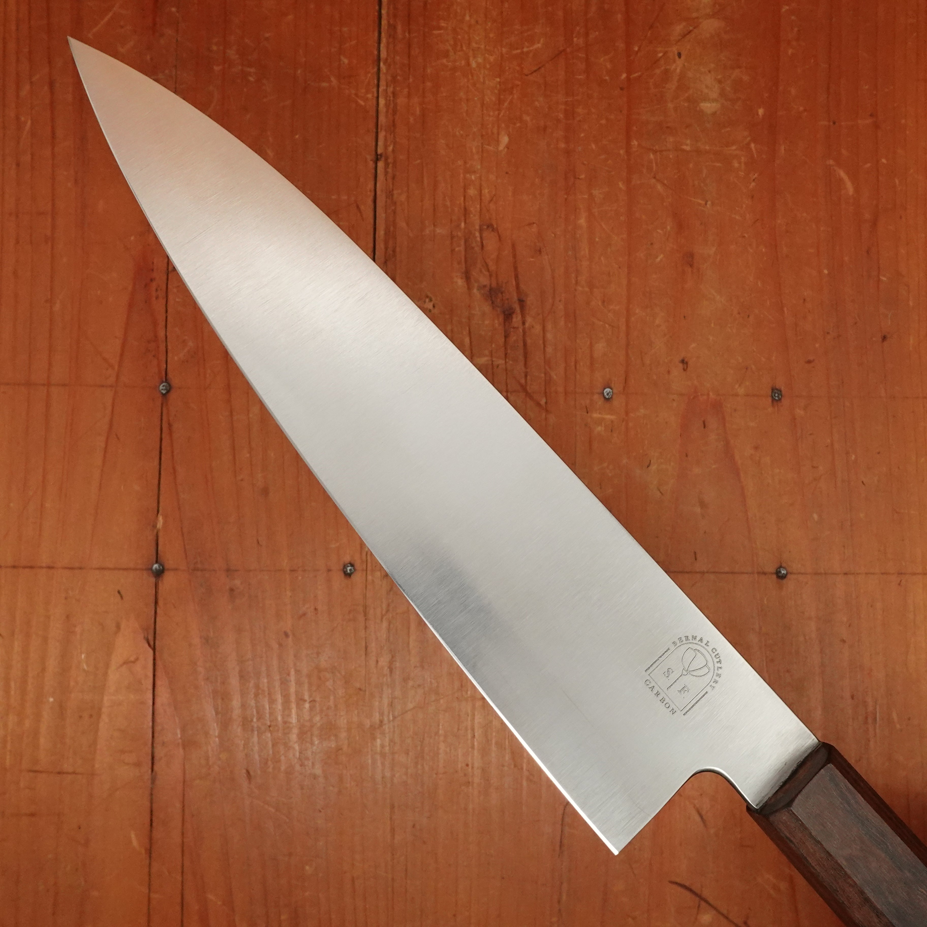 The finish of sharpening knives is limited to natural whetstones