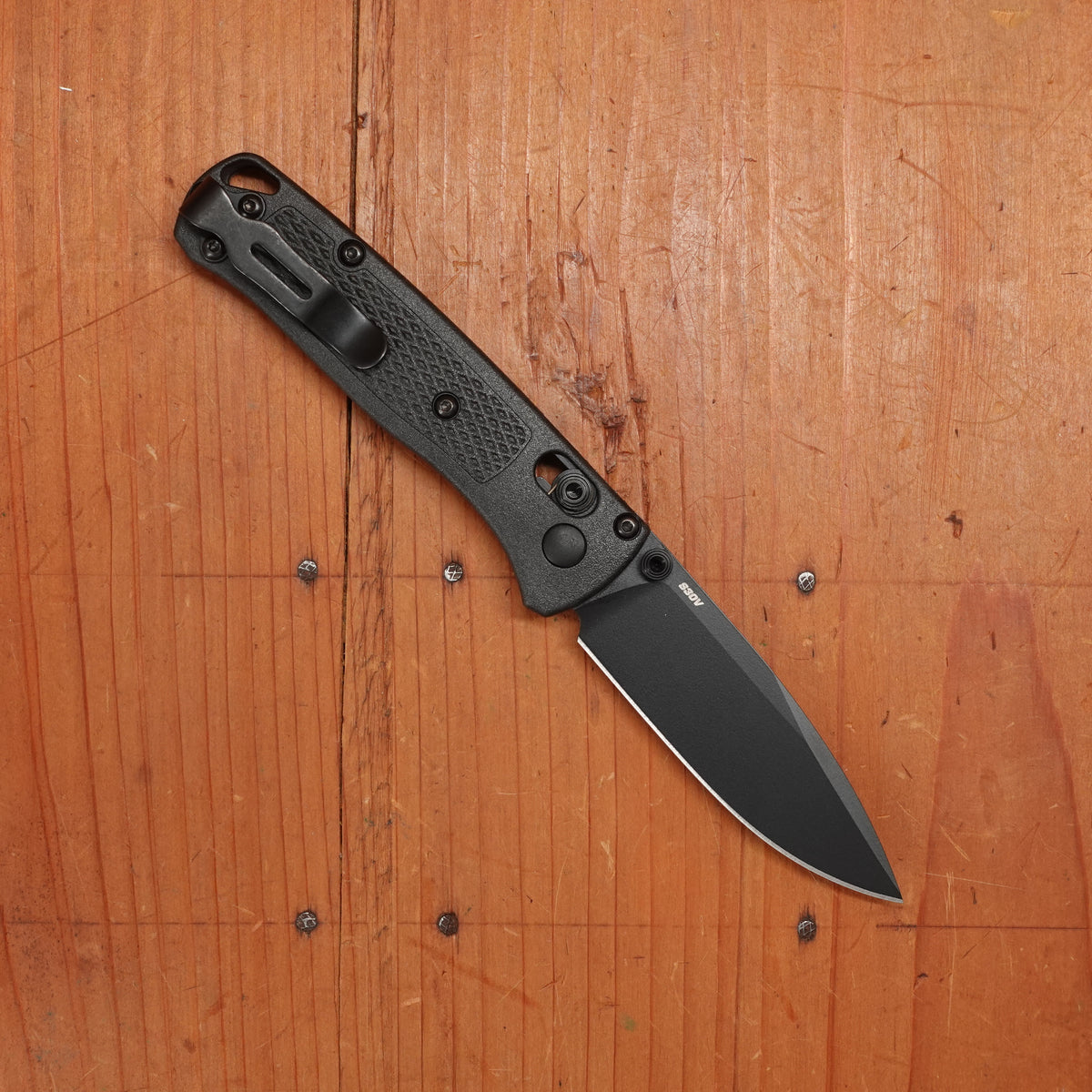 Benchmade 533BK-2 Mini Bugout Drop Point CPM-S30V AXIS Lock Black Cf-Elite Handle