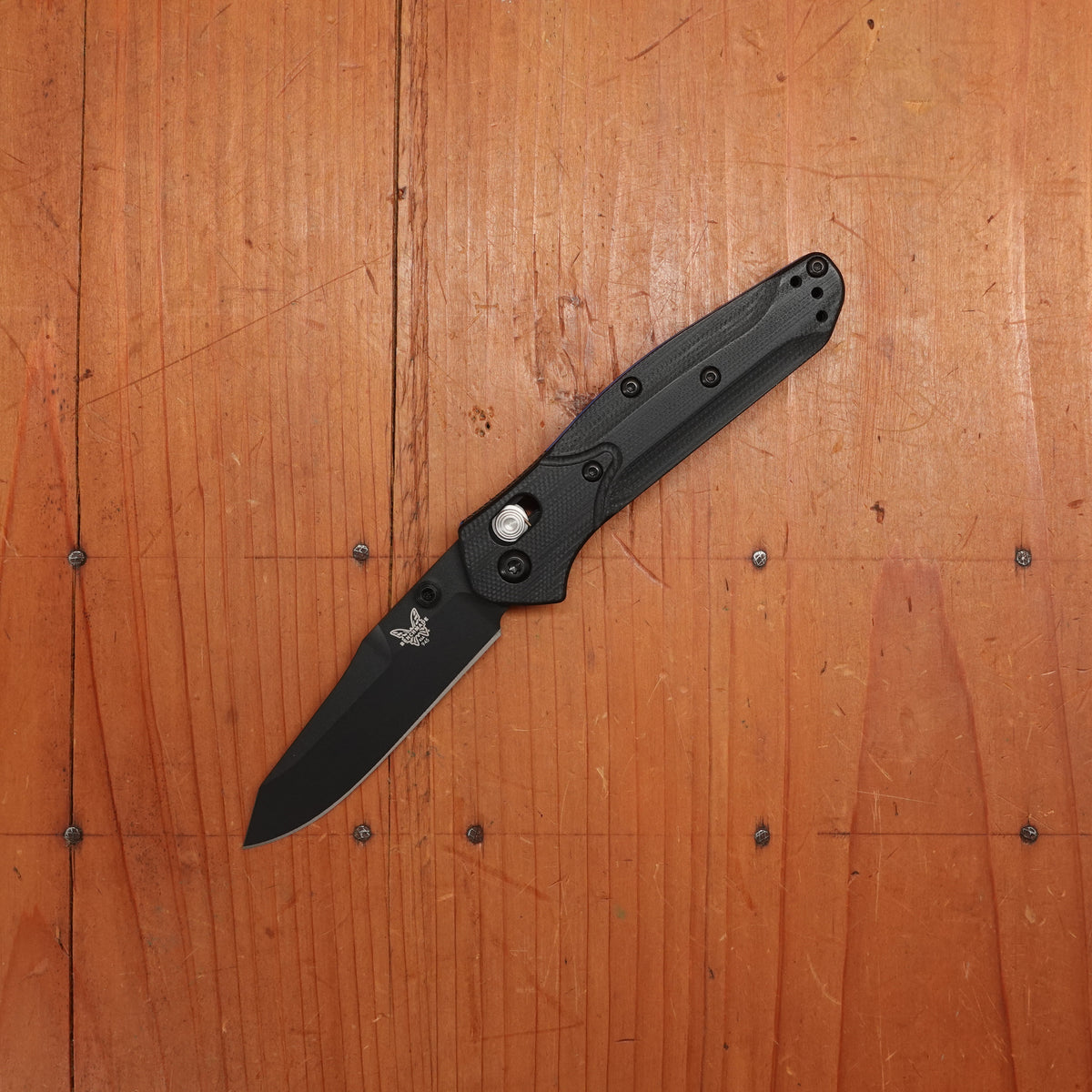 Benchmade 945BK-1 Mini Osborne Reverse Tanto CPM-S30V AXIS Lock Black & Blue G10 Handle