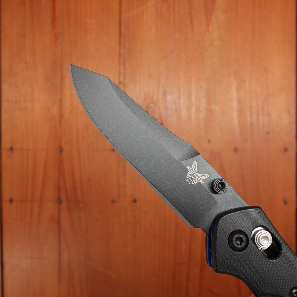 Benchmade 945BK-1 Mini Osborne Reverse Tanto CPM-S30V AXIS Lock Black & Blue G10 Handle