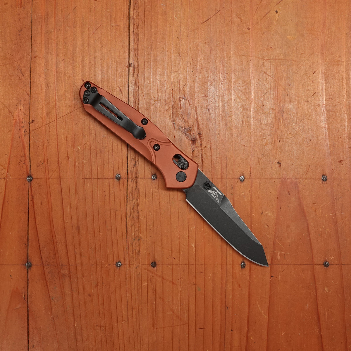 Benchmade 945BK-03 Mini Osborne Reverse Tanto CPM-MagnaCut AXIS Lock Burnt Copper Aluminum Handle