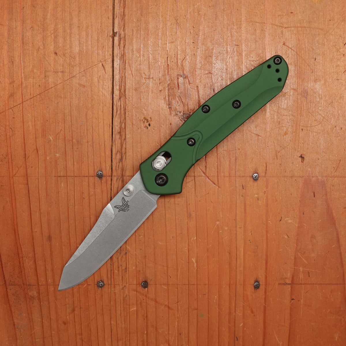 Benchmade 945 Mini Osborne Reverse Tanto CPM-S30V AXIS Lock Green Aluminum Handle