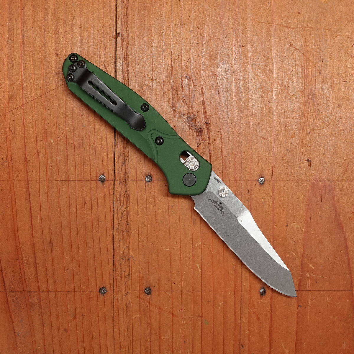 Benchmade 945 Mini Osborne Reverse Tanto CPM-S30V AXIS Lock Green Aluminum Handle