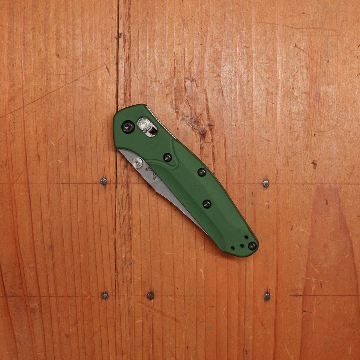 Benchmade 945 Mini Osborne Reverse Tanto CPM-S30V AXIS Lock Green Aluminum Handle