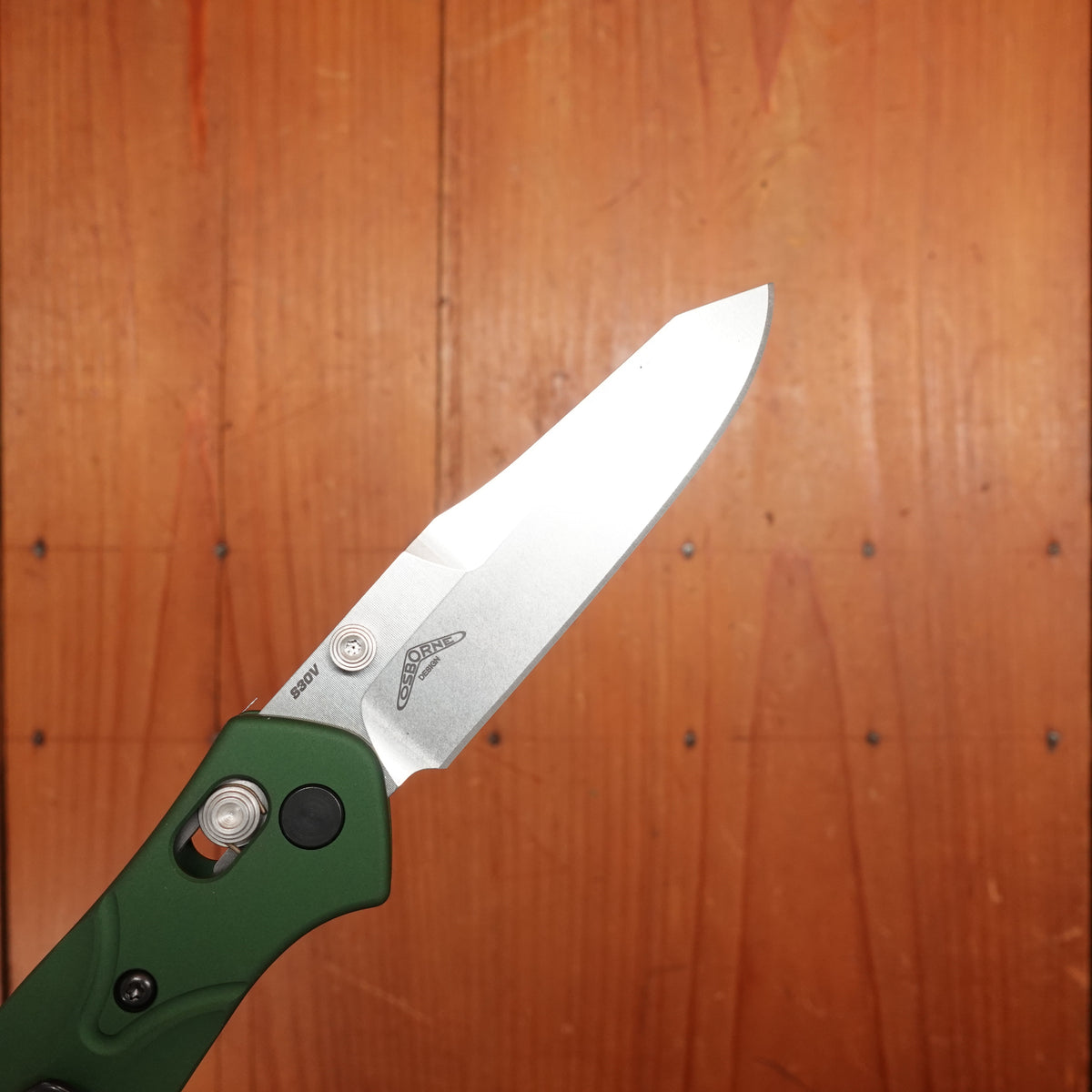 Benchmade 945 Mini Osborne Reverse Tanto CPM-S30V AXIS Lock Green Aluminum Handle