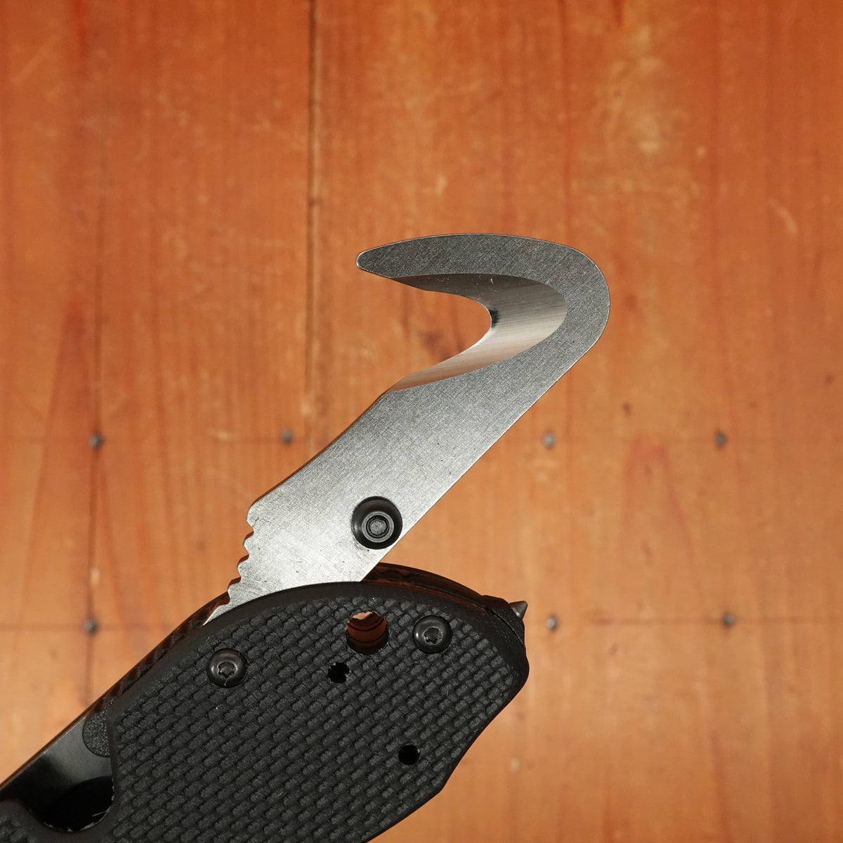 Benchmade 916SBK Triage Opposing Bevel N680 Stainless Steel AXIS Lock G10 Handle