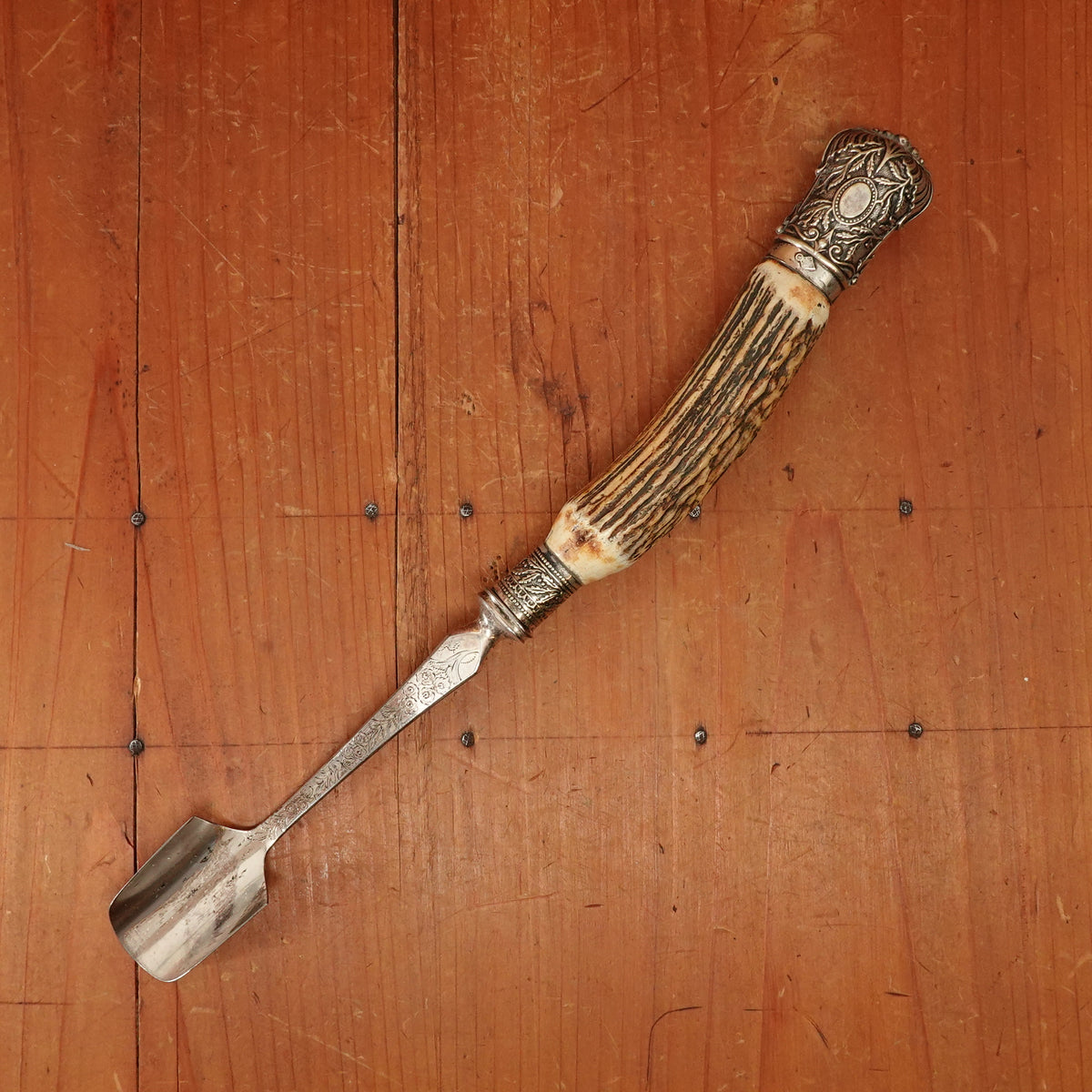 Meriden Brittania Co Cheese Scoop Silverplated Carbon Steel Stag 1852-1898