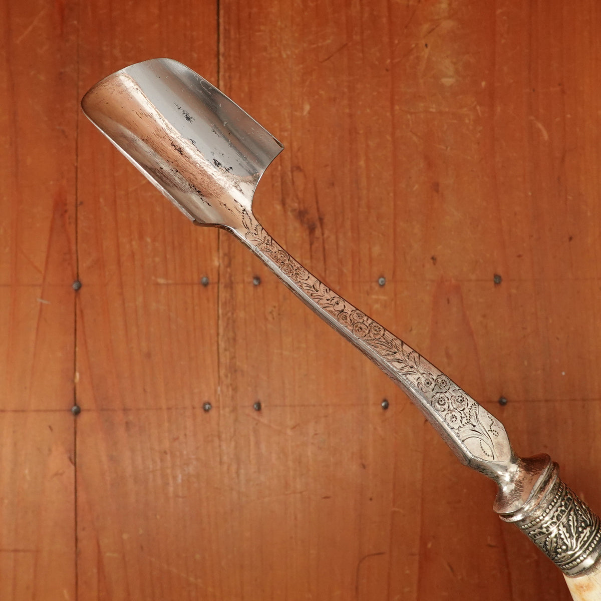 Meriden Brittania Co Cheese Scoop Silverplated Carbon Steel Stag 1852-1898