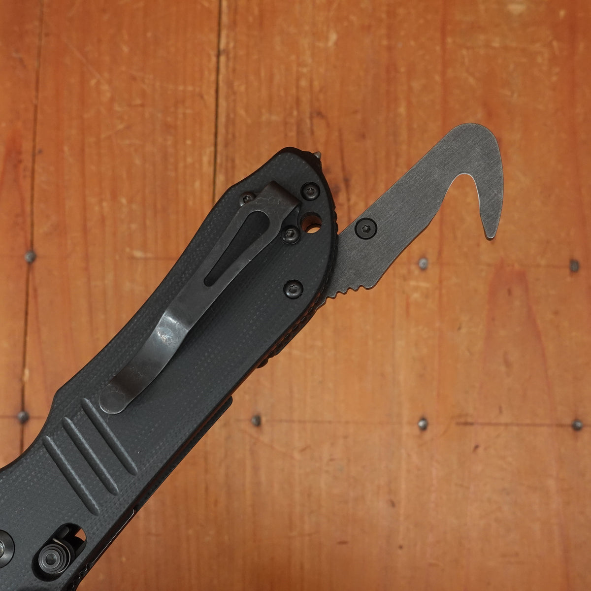 Benchmade 917SBK Tactical Triage CPM-S30V Stainless Steel AXIS Lock G10 Handle