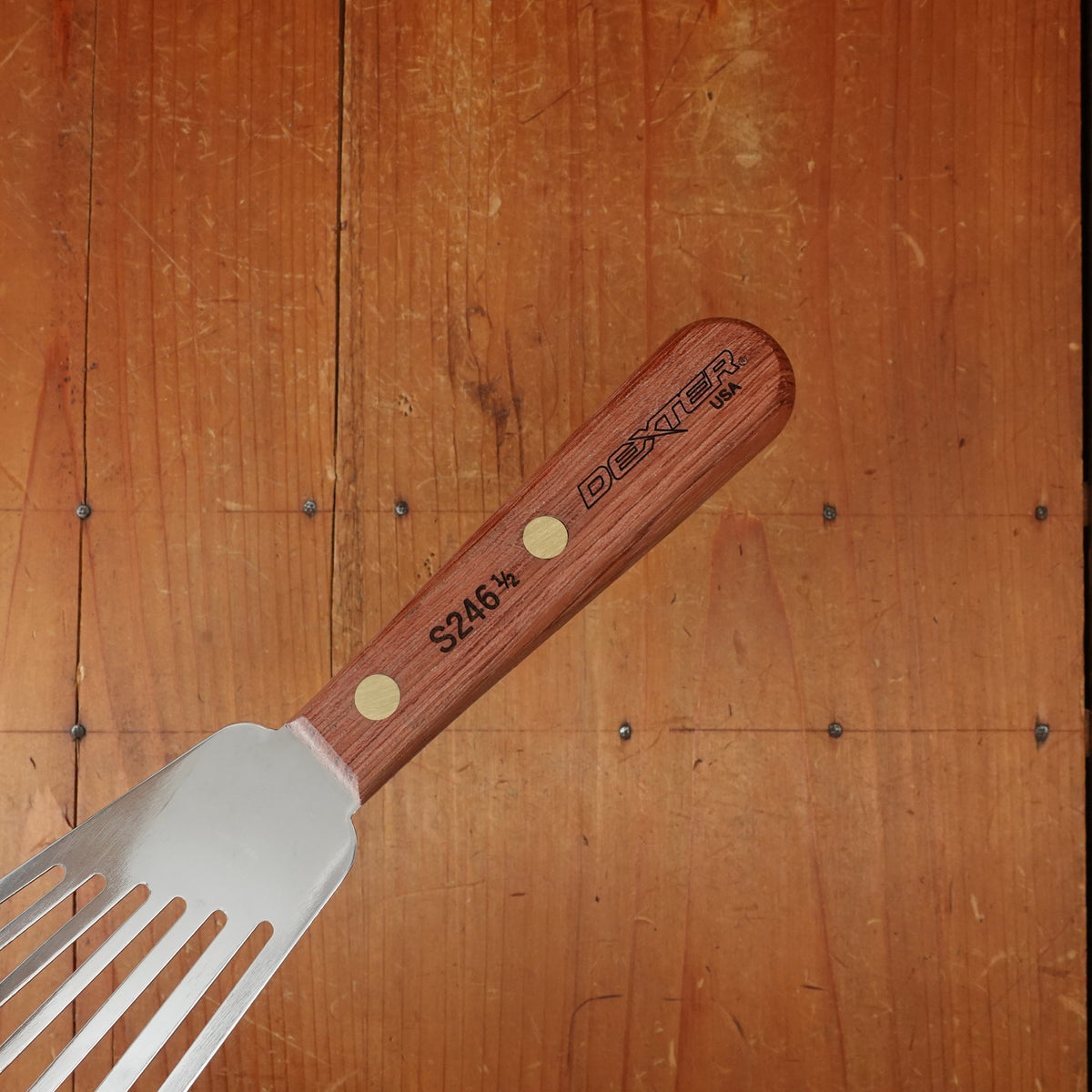 Dexter Russell Traditional Right Handed 6.25" Slotted Fish Spatula Stainless Rosewood Handle S246