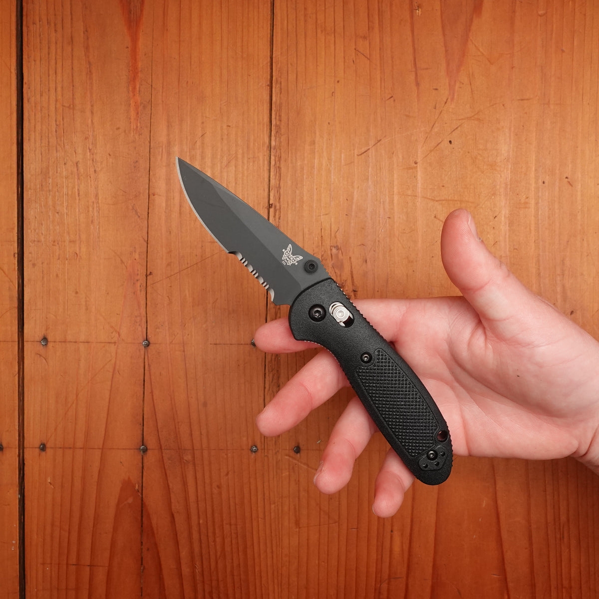 Benchmade 556SBK-S30V Mini Griptilian Serrated Drop Point CPM-S30V AXIS Lock Black Grivory Handle