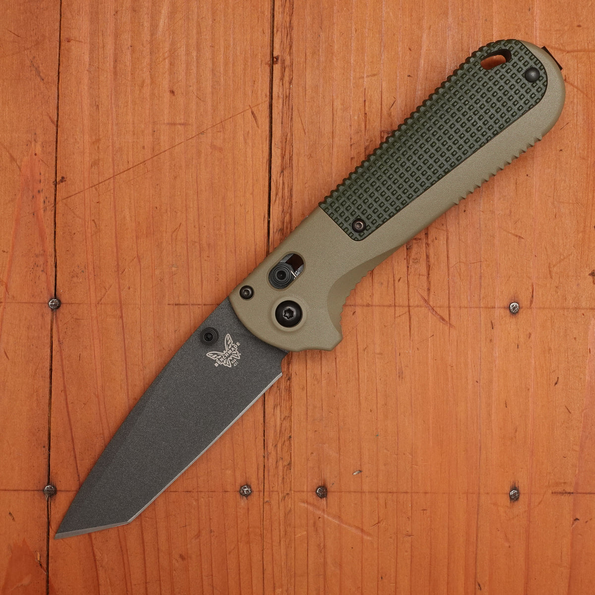 Benchmade 431BK-1 Redoubt Reverse Tanto CPM-D2 AXIS Lock Green Grivory and Grip Handle