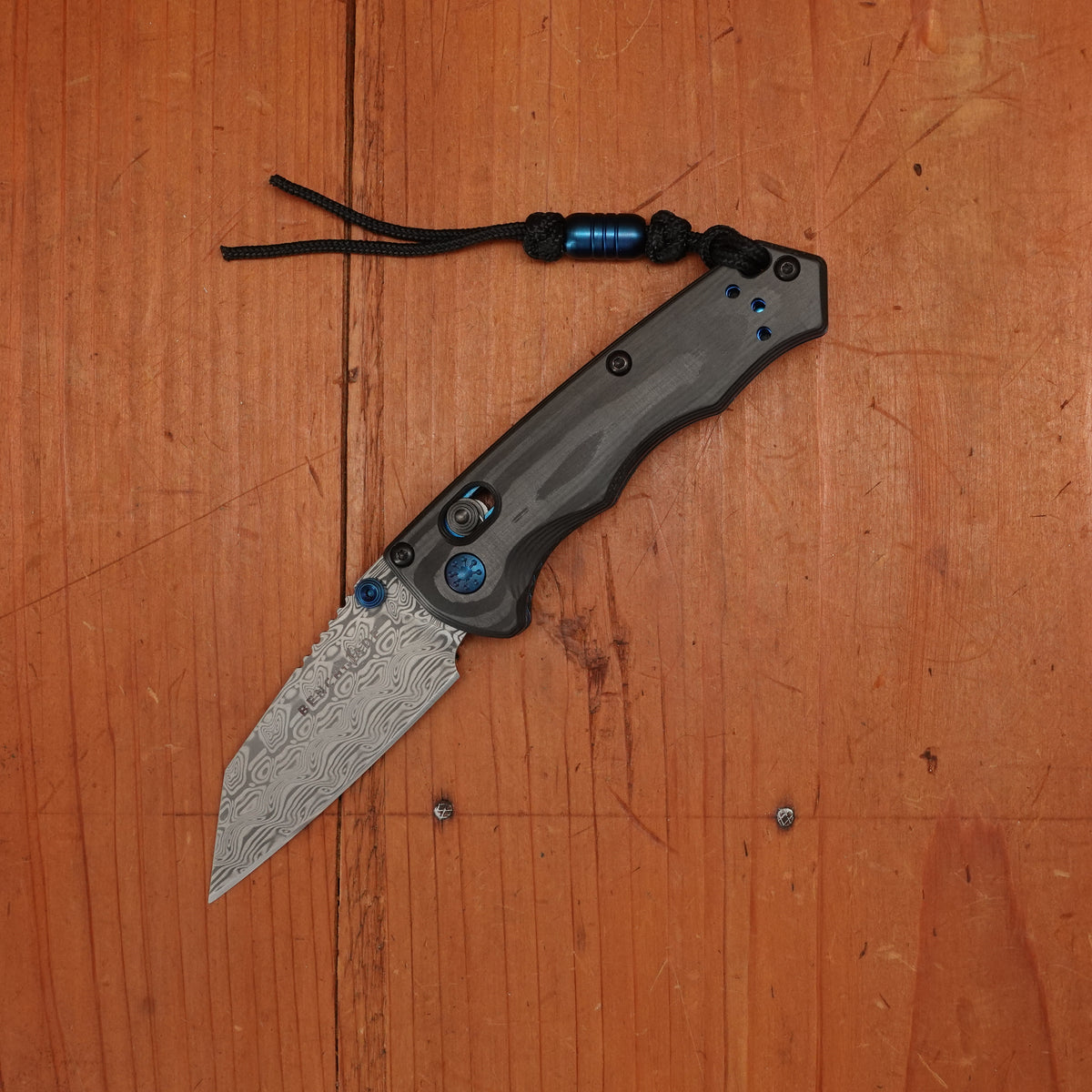 Benchmade Gold Class 290-241 Full Immunity Damasteel Wharncliffe AXIS Lock Unidirectional Carbon Fiber Handle