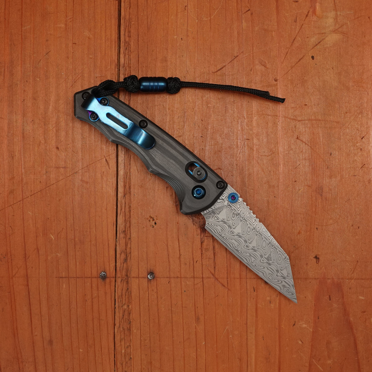 Benchmade Gold Class 290-241 Full Immunity Damasteel Wharncliffe AXIS Lock Unidirectional Carbon Fiber Handle