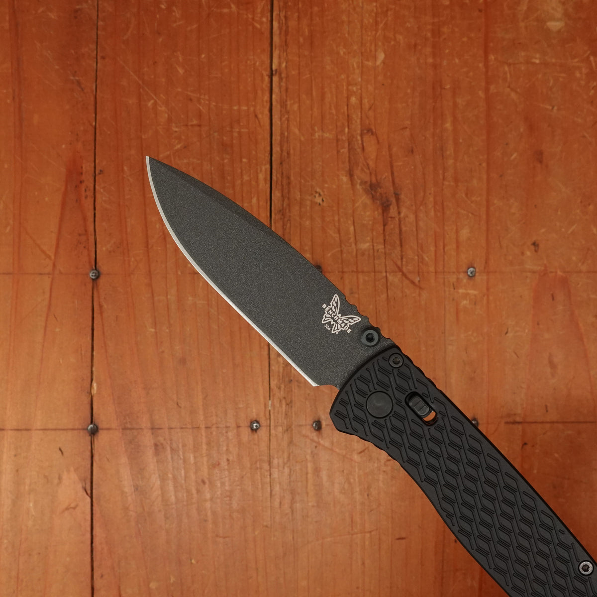 Benchmade 534BK Bugout Vapyr Drop Point MagnaCut® Stainless Steel AXIS Lock Black Aluminum Handle